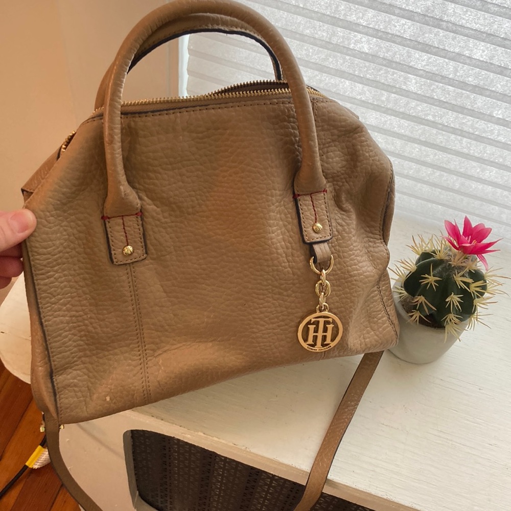 Tommy hilfigure tan bag